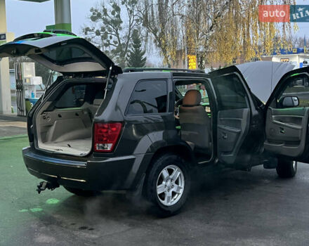 Серый Джип Гранд Чероки, объемом двигателя 3.7 л и пробегом 268 тыс. км за 6600 $, фото 57 на Automoto.ua