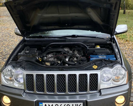 Джип Grand Cherokee 2006 у Житомирі на Automoto.ua Сірий Джип Grand Cherokee, об'ємом двигуна 3 л та пробігом 243 тис. км за 9999 $, фото 39 на Automoto.ua
