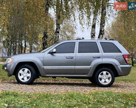 Джип Grand Cherokee 2006 у Житомирі на Automoto.ua Сірий Джип Grand Cherokee, об'ємом двигуна 3 л та пробігом 243 тис. км за 9999 $, фото 7 на Automoto.ua