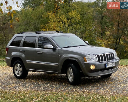 Джип Grand Cherokee 2006 у Житомирі на Automoto.ua Сірий Джип Grand Cherokee, об'ємом двигуна 3 л та пробігом 243 тис. км за 9999 $, фото 13 на Automoto.ua