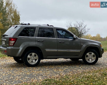 Джип Grand Cherokee 2006 у Житомирі на Automoto.ua Сірий Джип Grand Cherokee, об'ємом двигуна 3 л та пробігом 243 тис. км за 9999 $, фото 11 на Automoto.ua