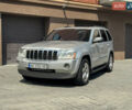 Сірий Джип Grand Cherokee, об'ємом двигуна 5.65 л та пробігом 242 тис. км за 9000 $, фото 1 на Automoto.ua