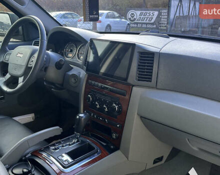 Серый Джип Гранд Чероки, объемом двигателя 5.65 л и пробегом 244 тыс. км за 9200 $, фото 14 на Automoto.ua