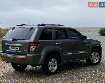 Джип Grand Cherokee 2006 у Житомирі на Automoto.ua Сірий Джип Grand Cherokee, об'ємом двигуна 3 л та пробігом 243 тис. км за 9999 $, фото 10 на Automoto.ua
