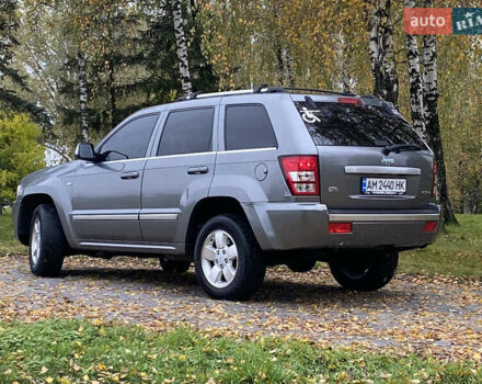 Джип Grand Cherokee 2006 у Житомирі на Automoto.ua Сірий Джип Grand Cherokee, об'ємом двигуна 3 л та пробігом 243 тис. км за 9999 $, фото 1 на Automoto.ua