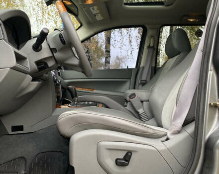 Джип Grand Cherokee 2006 у Житомирі на Automoto.ua Сірий Джип Grand Cherokee, об'ємом двигуна 3 л та пробігом 243 тис. км за 9999 $, фото 57 на Automoto.ua