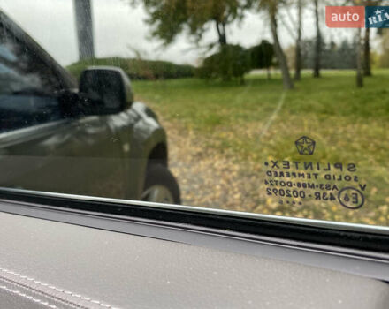 Джип Grand Cherokee 2006 у Житомирі на Automoto.ua Сірий Джип Grand Cherokee, об'ємом двигуна 3 л та пробігом 243 тис. км за 9999 $, фото 46 на Automoto.ua