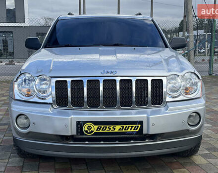 Серый Джип Гранд Чероки, объемом двигателя 5.65 л и пробегом 244 тыс. км за 9200 $, фото 1 на Automoto.ua