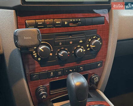 Серый Джип Гранд Чероки, объемом двигателя 5.7 л и пробегом 205 тыс. км за 11999 $, фото 16 на Automoto.ua