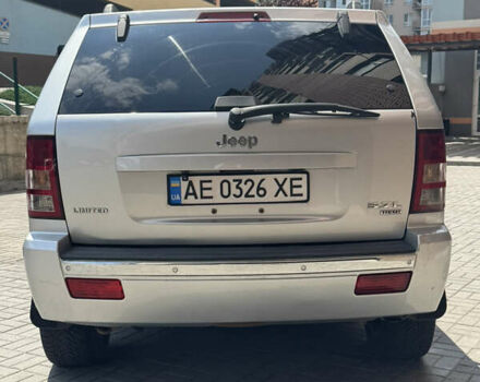 Сірий Джип Grand Cherokee, об'ємом двигуна 5.65 л та пробігом 242 тис. км за 9000 $, фото 5 на Automoto.ua