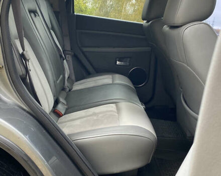 Джип Grand Cherokee 2006 у Житомирі на Automoto.ua Сірий Джип Grand Cherokee, об'ємом двигуна 3 л та пробігом 243 тис. км за 9999 $, фото 36 на Automoto.ua
