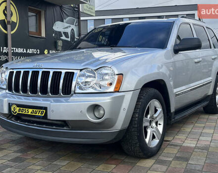 Серый Джип Гранд Чероки, объемом двигателя 5.65 л и пробегом 244 тыс. км за 9200 $, фото 2 на Automoto.ua