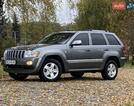 Джип Grand Cherokee 2006 у Житомирі на Automoto.ua Сірий Джип Grand Cherokee, об'ємом двигуна 3 л та пробігом 243 тис. км за 9999 $, фото 2 на Automoto.ua