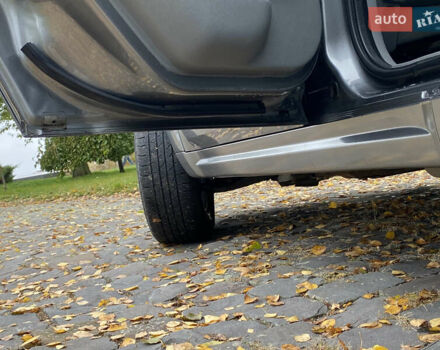 Джип Grand Cherokee 2006 у Житомирі на Automoto.ua Сірий Джип Grand Cherokee, об'ємом двигуна 3 л та пробігом 243 тис. км за 9999 $, фото 50 на Automoto.ua