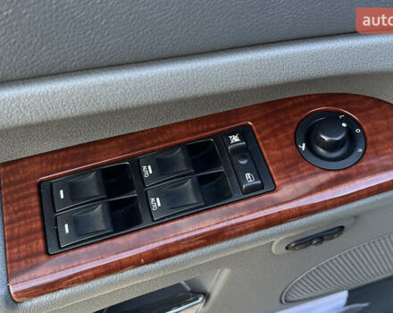 Серый Джип Гранд Чероки, объемом двигателя 5.65 л и пробегом 244 тыс. км за 9200 $, фото 17 на Automoto.ua