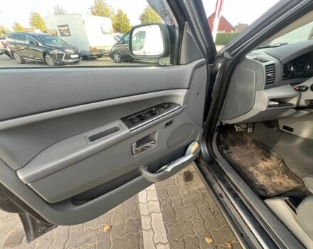 Сірий Джип Grand Cherokee, об'ємом двигуна 3 л та пробігом 275 тис. км за 5547 $, фото 3 на Automoto.ua