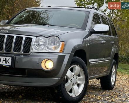 Джип Grand Cherokee 2006 у Житомирі на Automoto.ua Сірий Джип Grand Cherokee, об'ємом двигуна 3 л та пробігом 243 тис. км за 9999 $, фото 16 на Automoto.ua