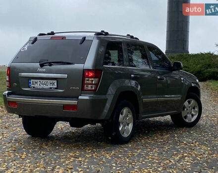 Джип Grand Cherokee 2006 у Житомирі на Automoto.ua Сірий Джип Grand Cherokee, об'ємом двигуна 3 л та пробігом 243 тис. км за 9999 $, фото 4 на Automoto.ua