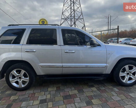 Серый Джип Гранд Чероки, объемом двигателя 5.65 л и пробегом 244 тыс. км за 9200 $, фото 7 на Automoto.ua