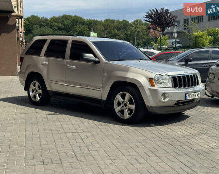 Сірий Джип Grand Cherokee, об'ємом двигуна 5.65 л та пробігом 242 тис. км за 9000 $, фото 2 на Automoto.ua