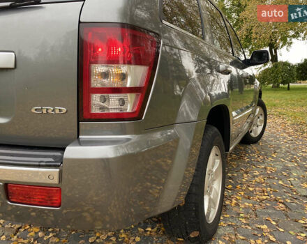 Джип Grand Cherokee 2006 у Житомирі на Automoto.ua Сірий Джип Grand Cherokee, об'ємом двигуна 3 л та пробігом 243 тис. км за 9999 $, фото 59 на Automoto.ua