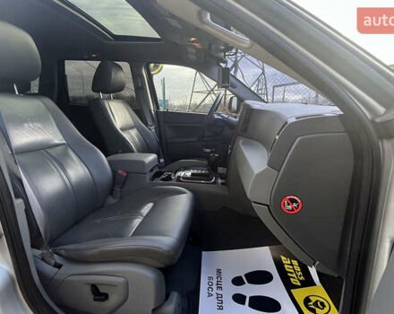 Серый Джип Гранд Чероки, объемом двигателя 5.65 л и пробегом 244 тыс. км за 9200 $, фото 19 на Automoto.ua