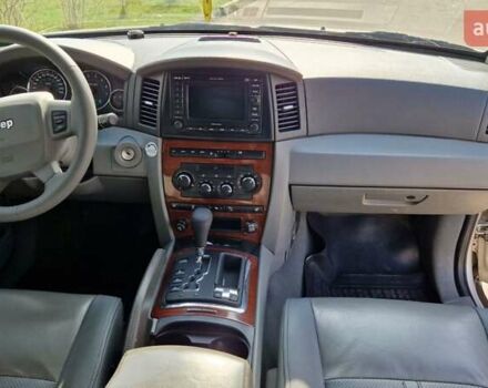 Серый Джип Гранд Чероки, объемом двигателя 2.99 л и пробегом 380 тыс. км за 9490 $, фото 3 на Automoto.ua