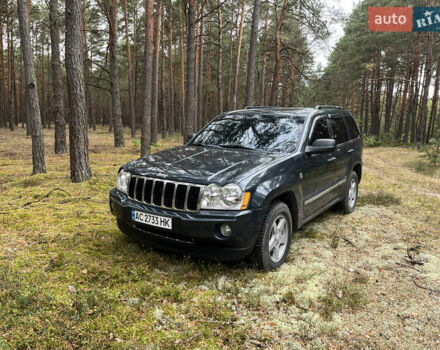 Серый Джип Гранд Чероки, объемом двигателя 2.99 л и пробегом 350 тыс. км за 11000 $, фото 1 на Automoto.ua