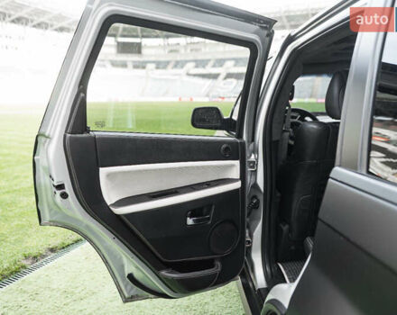 Серый Джип Гранд Чероки, объемом двигателя 6.06 л и пробегом 154 тыс. км за 14900 $, фото 50 на Automoto.ua