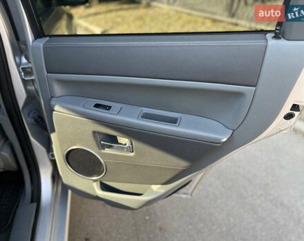 Сірий Джип Grand Cherokee, об'ємом двигуна 2.99 л та пробігом 303 тис. км за 10490 $, фото 19 на Automoto.ua