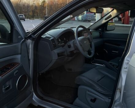 Сірий Джип Grand Cherokee, об'ємом двигуна 3 л та пробігом 350 тис. км за 10500 $, фото 4 на Automoto.ua