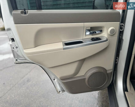 Джип Grand Cherokee 2008 у Києві на Automoto.ua Сірий Джип Grand Cherokee, об'ємом двигуна 2.78 л та пробігом 339 тис. км за 9999 $, фото 22 на Automoto.ua