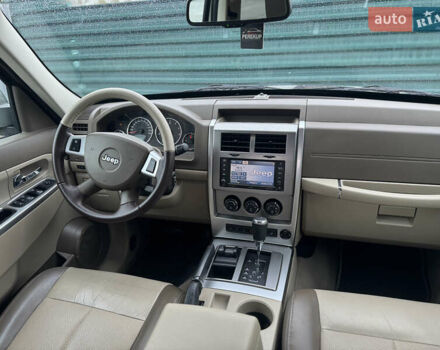 Джип Grand Cherokee 2008 у Києві на Automoto.ua Сірий Джип Grand Cherokee, об'ємом двигуна 2.78 л та пробігом 339 тис. км за 9999 $, фото 32 на Automoto.ua