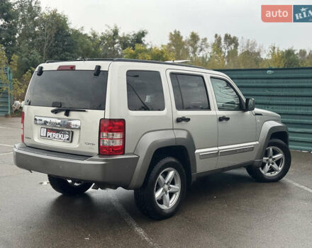 Джип Grand Cherokee 2008 у Києві на Automoto.ua Сірий Джип Grand Cherokee, об'ємом двигуна 2.78 л та пробігом 339 тис. км за 9999 $, фото 7 на Automoto.ua