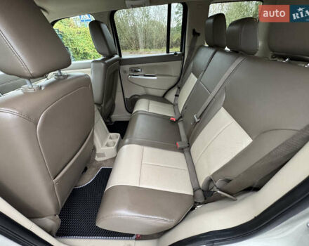 Джип Grand Cherokee 2008 у Києві на Automoto.ua Сірий Джип Grand Cherokee, об'ємом двигуна 2.78 л та пробігом 339 тис. км за 9999 $, фото 24 на Automoto.ua