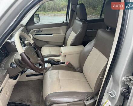Джип Grand Cherokee 2008 у Києві на Automoto.ua Сірий Джип Grand Cherokee, об'ємом двигуна 2.78 л та пробігом 339 тис. км за 9999 $, фото 11 на Automoto.ua