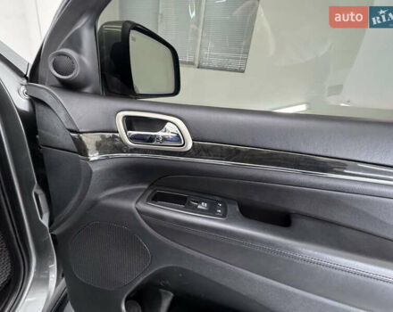 Сірий Джип Grand Cherokee, об'ємом двигуна 3 л та пробігом 164 тис. км за 18599 $, фото 24 на Automoto.ua