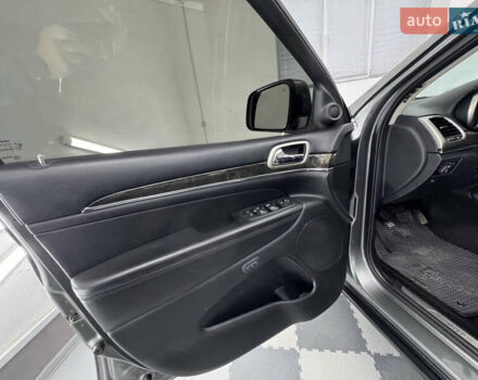 Сірий Джип Grand Cherokee, об'ємом двигуна 3 л та пробігом 164 тис. км за 18599 $, фото 49 на Automoto.ua