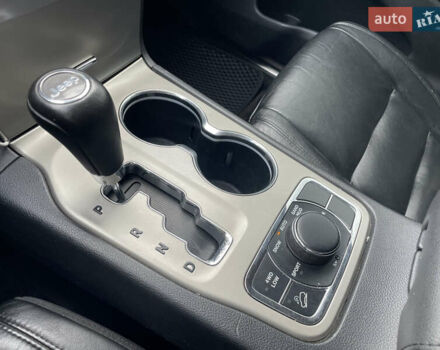 Сірий Джип Grand Cherokee, об'ємом двигуна 2.99 л та пробігом 300 тис. км за 14700 $, фото 17 на Automoto.ua