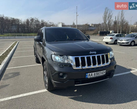 Сірий Джип Grand Cherokee, об'ємом двигуна 2.99 л та пробігом 261 тис. км за 18900 $, фото 3 на Automoto.ua