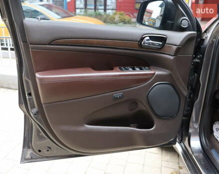 Серый Джип Гранд Чероки, объемом двигателя 3 л и пробегом 131 тыс. км за 24900 $, фото 7 на Automoto.ua