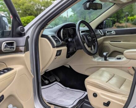 Джип Grand Cherokee 2014 у Дніпро (Дніпропетровську) на Automoto.ua Сірий Джип Grand Cherokee, об'ємом двигуна 3 л та пробігом 82 тис. км за 17100 $, фото 7 на Automoto.ua