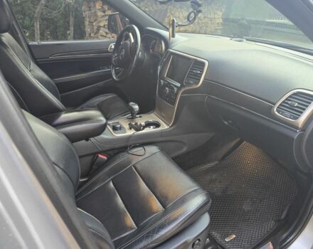 Джип Гранд Чероки 2015 в Тячеве на Automoto.ua Серый Джип Гранд Чероки, объемом двигателя 3 л и пробегом 200 тыс. км за 535 $, фото 4 на Automoto.ua