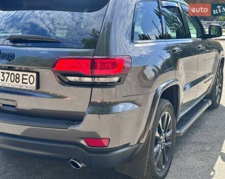 Джип Гранд Чероки 2016 в Кропивницком (Кировограде) на Automoto.ua Серый Джип Гранд Чероки, объемом двигателя 3.6 л и пробегом 143 тыс. км за 24500 $, фото 4 на Automoto.ua