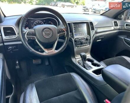 Джип Гранд Чероки 2016 в Кропивницком (Кировограде) на Automoto.ua Серый Джип Гранд Чероки, объемом двигателя 3.6 л и пробегом 143 тыс. км за 24500 $, фото 16 на Automoto.ua