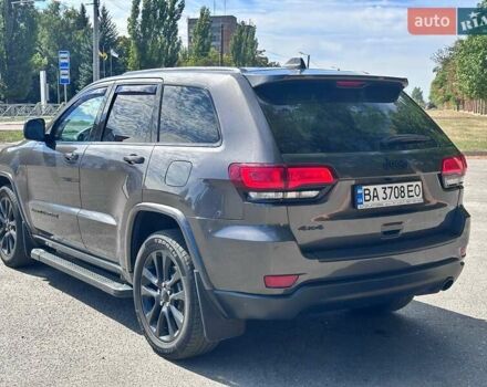 Джип Гранд Чероки 2016 в Кропивницком (Кировограде) на Automoto.ua Серый Джип Гранд Чероки, объемом двигателя 3.6 л и пробегом 143 тыс. км за 24500 $, фото 6 на Automoto.ua