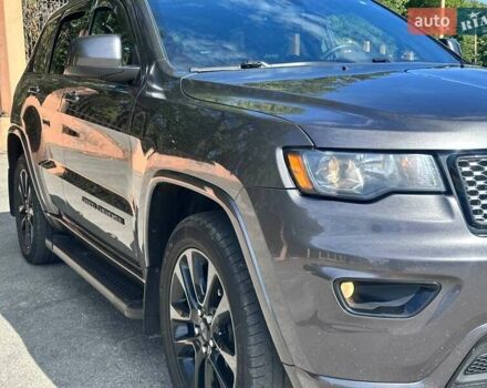 Джип Гранд Чероки 2016 в Кропивницком (Кировограде) на Automoto.ua Серый Джип Гранд Чероки, объемом двигателя 3.6 л и пробегом 143 тыс. км за 24500 $, фото 2 на Automoto.ua