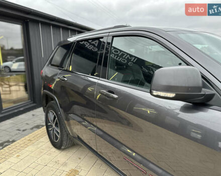Сірий Джип Grand Cherokee, об'ємом двигуна 3.6 л та пробігом 173 тис. км за 24900 $, фото 3 на Automoto.ua