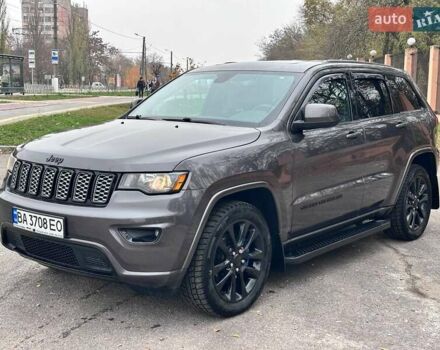 Серый Джип Гранд Чероки, объемом двигателя 3.61 л и пробегом 143 тыс. км за 22500 $, фото 1 на Automoto.ua