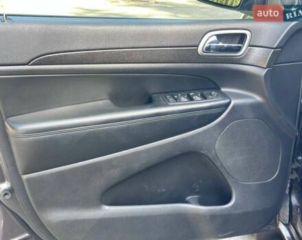 Джип Гранд Чероки 2016 в Кропивницком (Кировограде) на Automoto.ua Серый Джип Гранд Чероки, объемом двигателя 3.6 л и пробегом 143 тыс. км за 24500 $, фото 18 на Automoto.ua